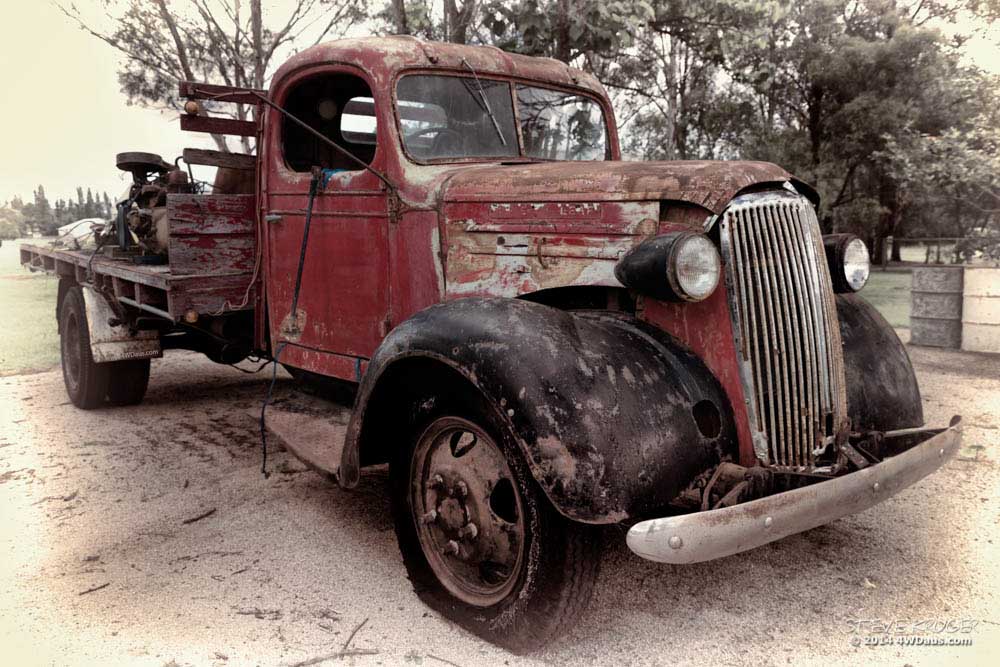 Glenn_Innes_Vintage_Truck_01