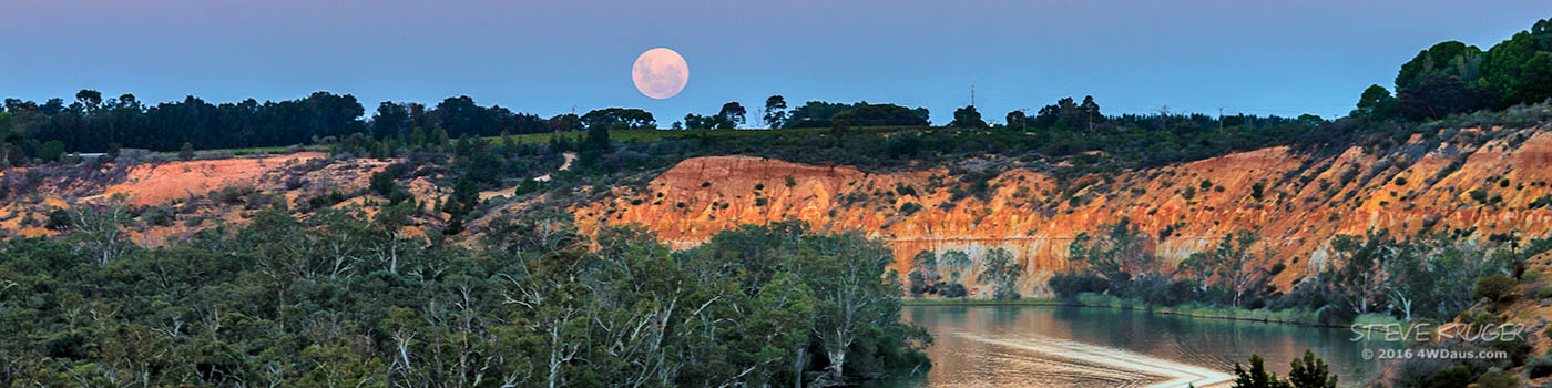 Murray River Moonrise Banner